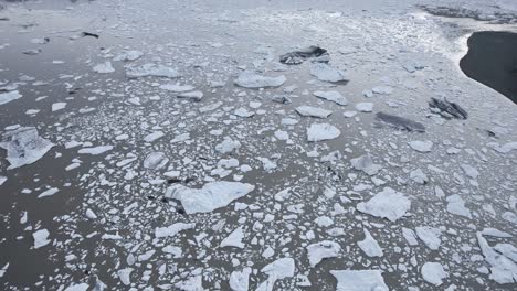 Frozen-sea-near-snowy-mountains