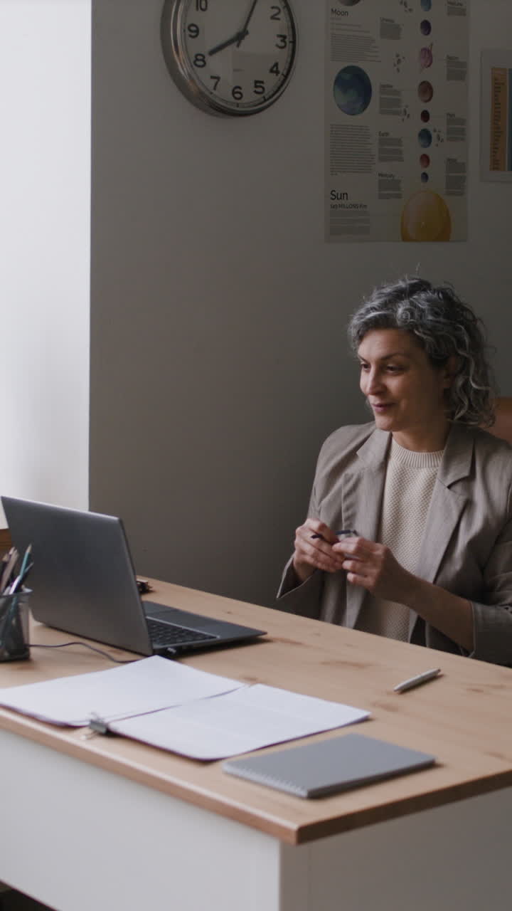 Online Astronomy Class with a Teacher