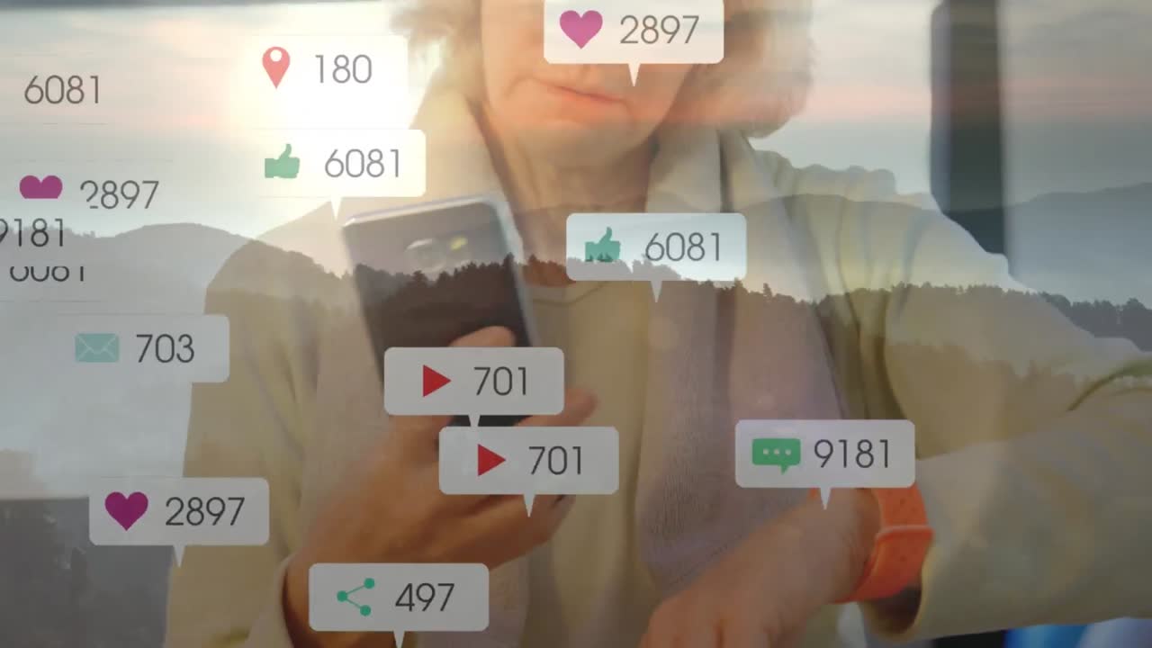 iconos digitales con un número cada vez mayor de mujeres mayores que usan teléfonos inteligentes contra el paisaje urbano