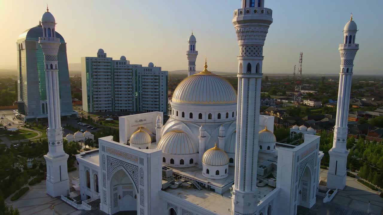 이슬람교도들의 자랑스러운 모스크, 선지자 무함마드 (muhammad) 의 이름을  모스크.