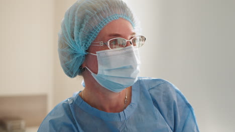 doctor/nurse wearing protective gear