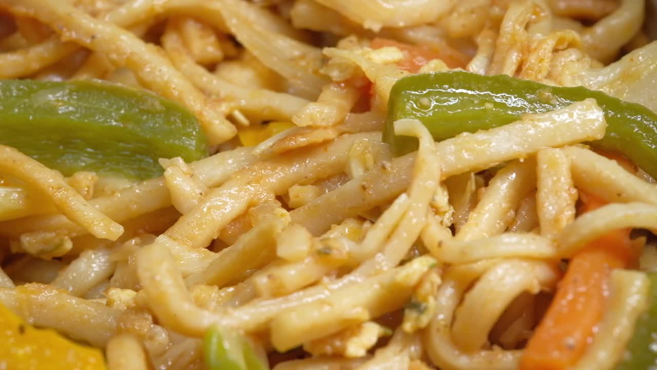 채소와 함께 긴 누들