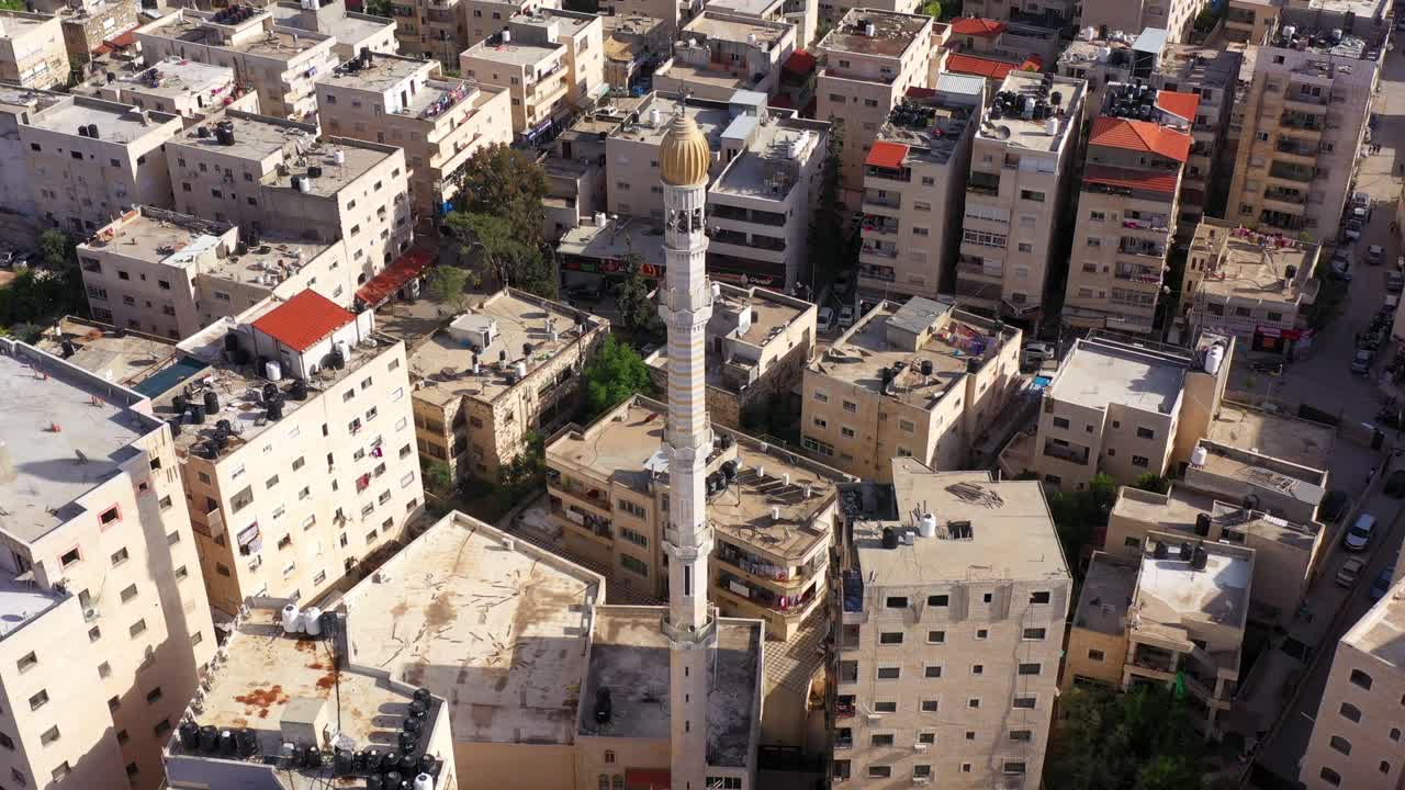 샤파트 난민 캠프에 있는 모스크 타워 미나, 예루살렘 공중 사진