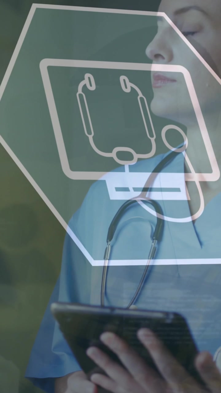 Animazione di icona in esagoni su uomo che usa visore VR, medico caucasico che guarda attraverso la finestra.