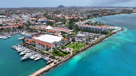 카리브해 네덜란드 아루바의 오랑제스타드 (oranjestad) 의 해안 휴양지