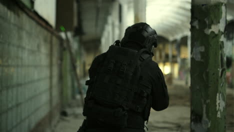 personal militar en acción