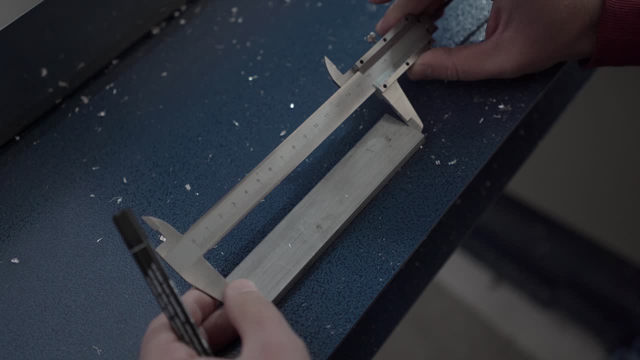 Precise Measurement of Aluminum Metal Bar Using Vernier Caliper