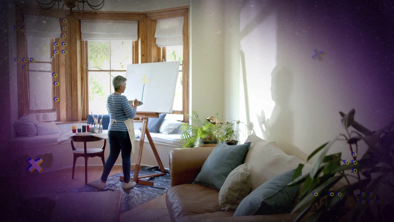 İlk fırça darbesini yapan, geri çekilerek detaylandıran, X şekilleri ve nokta desenlerinin tuvali kapladığı ressam.
