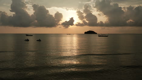 Kambodscha,-Sihanoukville-Oder-Sonnenuntergang-Am-Strand