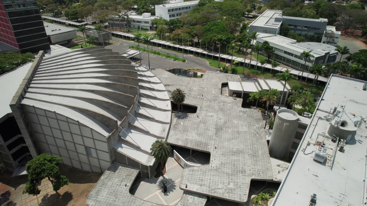 Edifício da Aula Magna na Universidade Central da Venezuela, vista aérea.