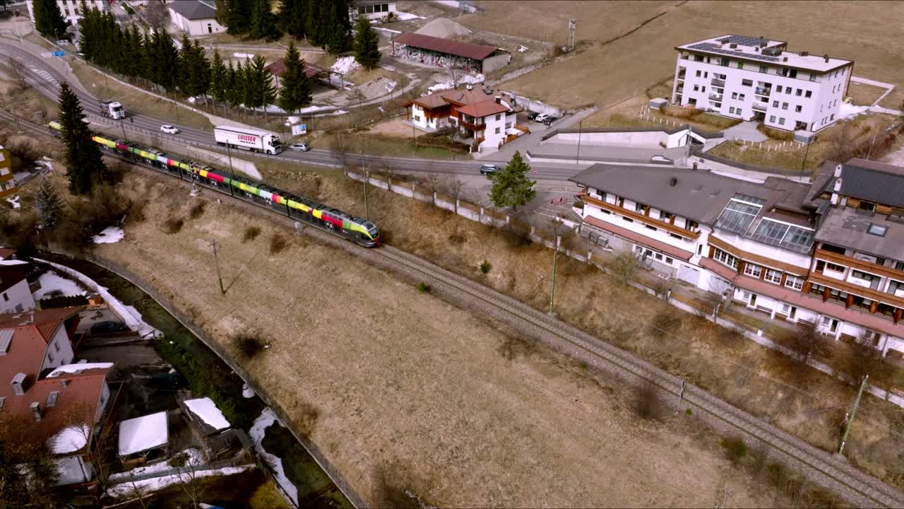이탈리아 산악 도시 산 칸디도 (san candido) 의 공중 풍경.