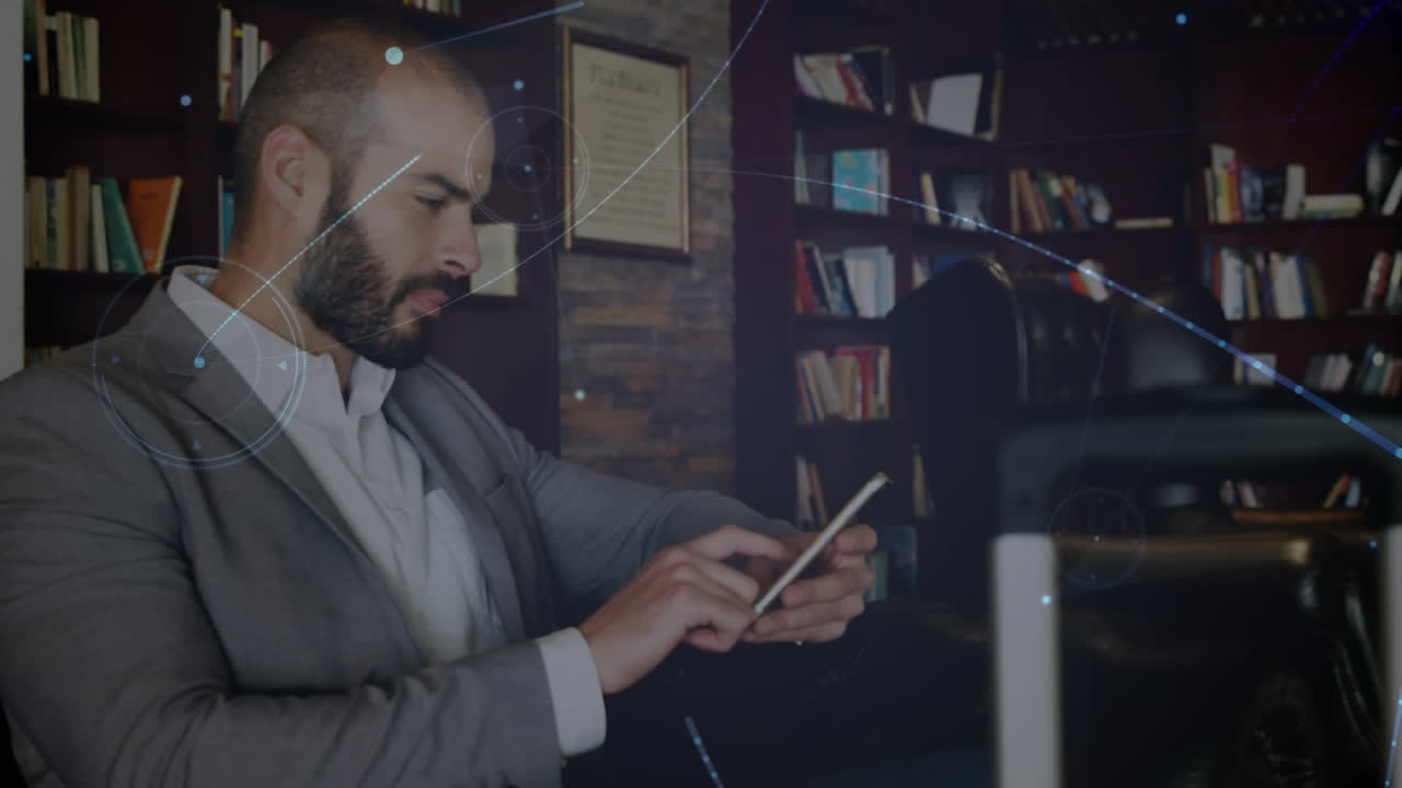 анимация сети связей над кавказским бизнесменом в офисе