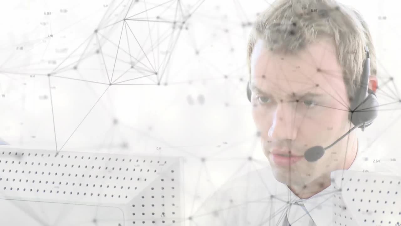 animación de la red de conexiones sobre el hombre de negocios con auriculares en la oficina