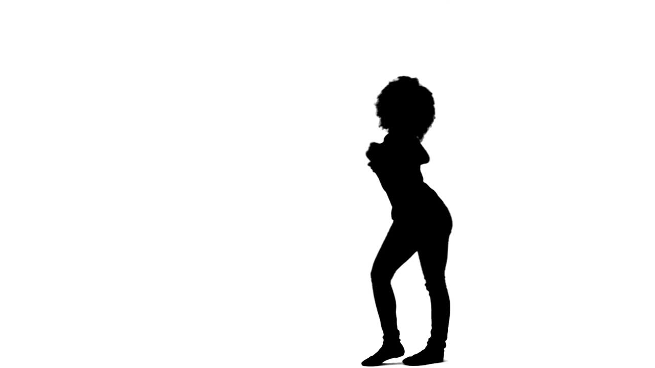 silueta de una mujer bailando casualmente