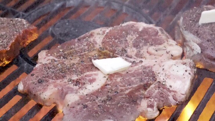 Steak di Atas Panggangan dengan Mentega
