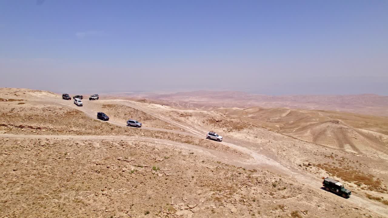 SUV's driving in the desert off road 2