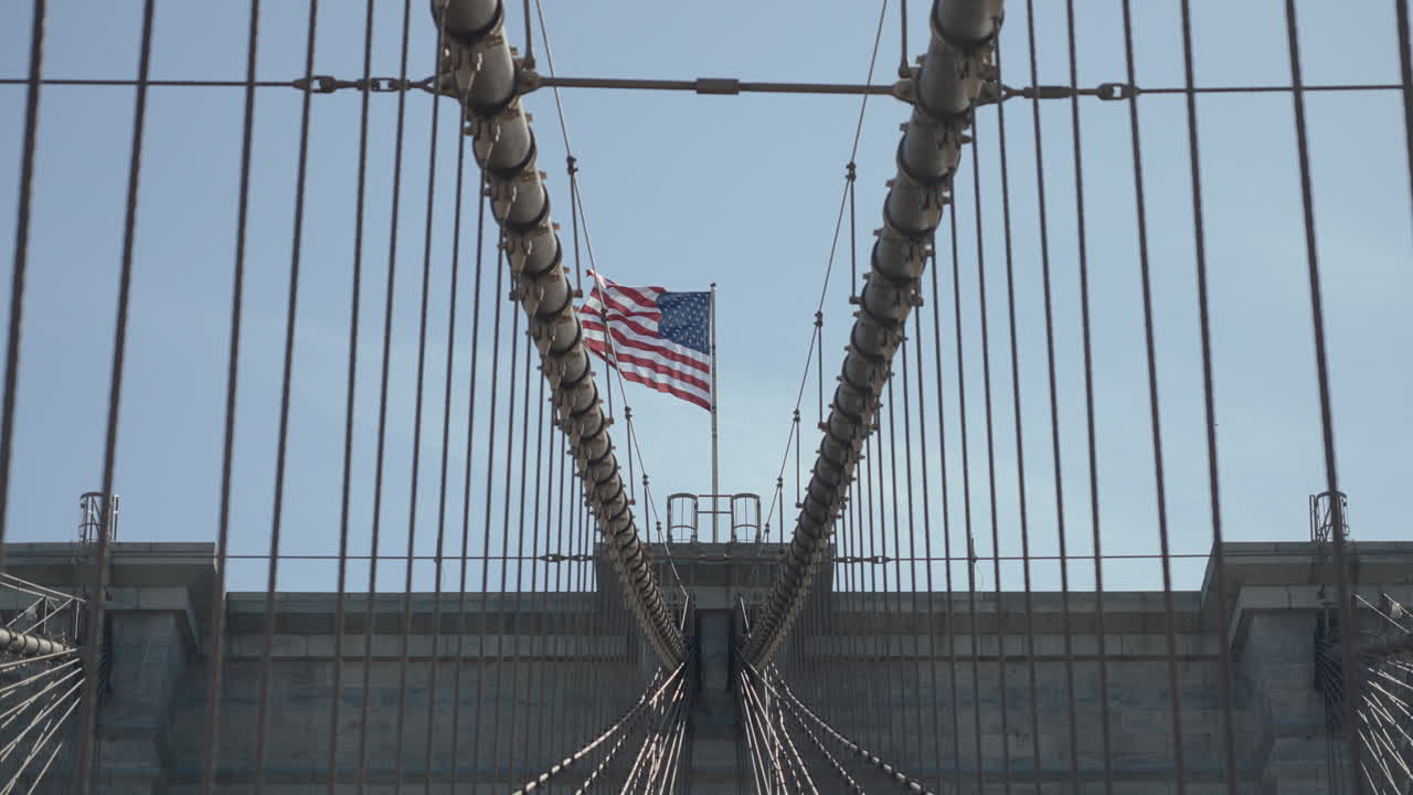 Bandiera americana sul Ponte di Brooklyn