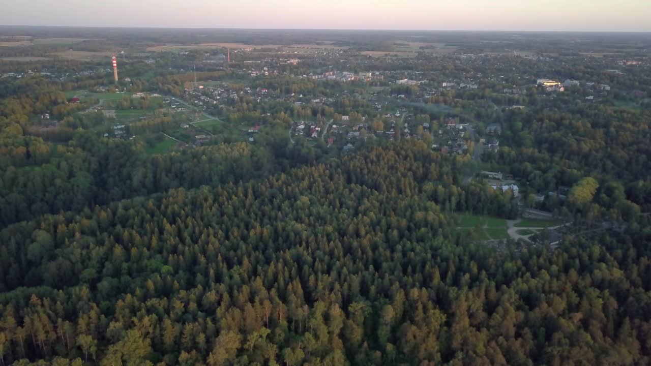 아름다운 시골 풍경. 공중, 순환 판