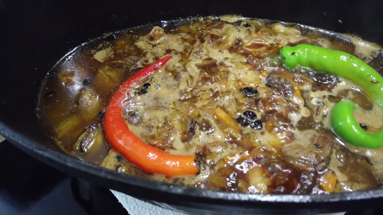 el pilau tradicional asiático hirviendo