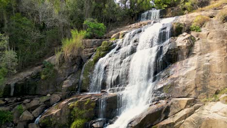 Luftaufnahme-Eines-Großen-Wasserfalls-In-Minas-Gerais---Brasilien