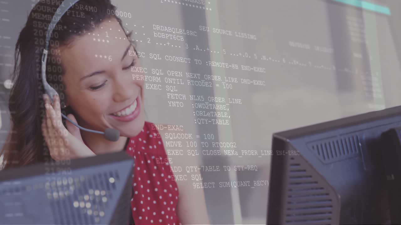 animación del procesamiento de datos sobre una mujer de negocios caucásica usando auriculares de teléfono