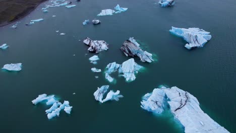 Eisblöcke-In-Der-Lagune-Jökulsárlón-Des-Gletschers-Vatnajökull