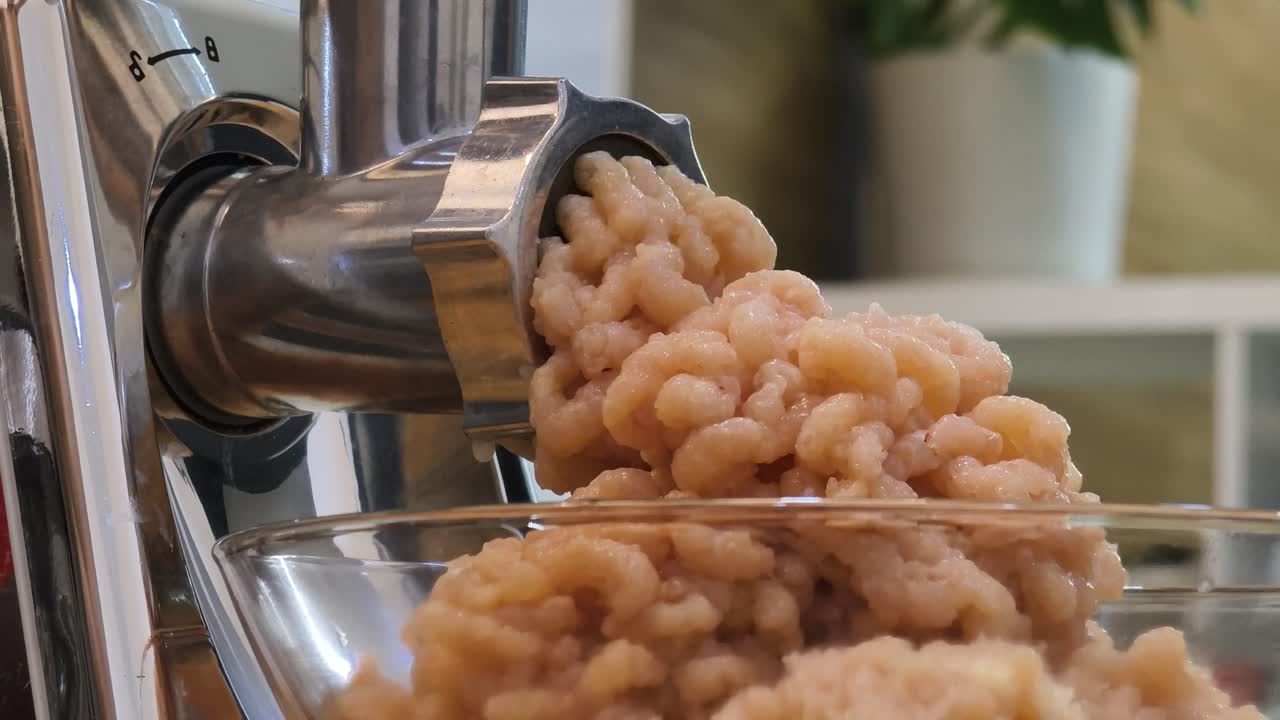 고기 가루 에 어 놓은 고기