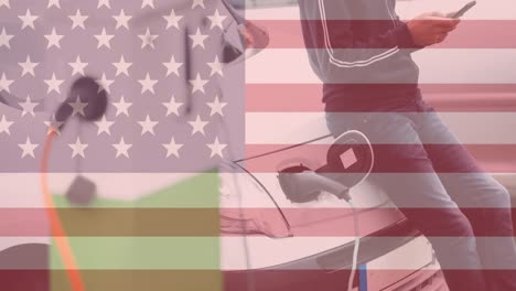 bandera de los estados unidos de américa sobre el hombre cargando el coche eléctrico