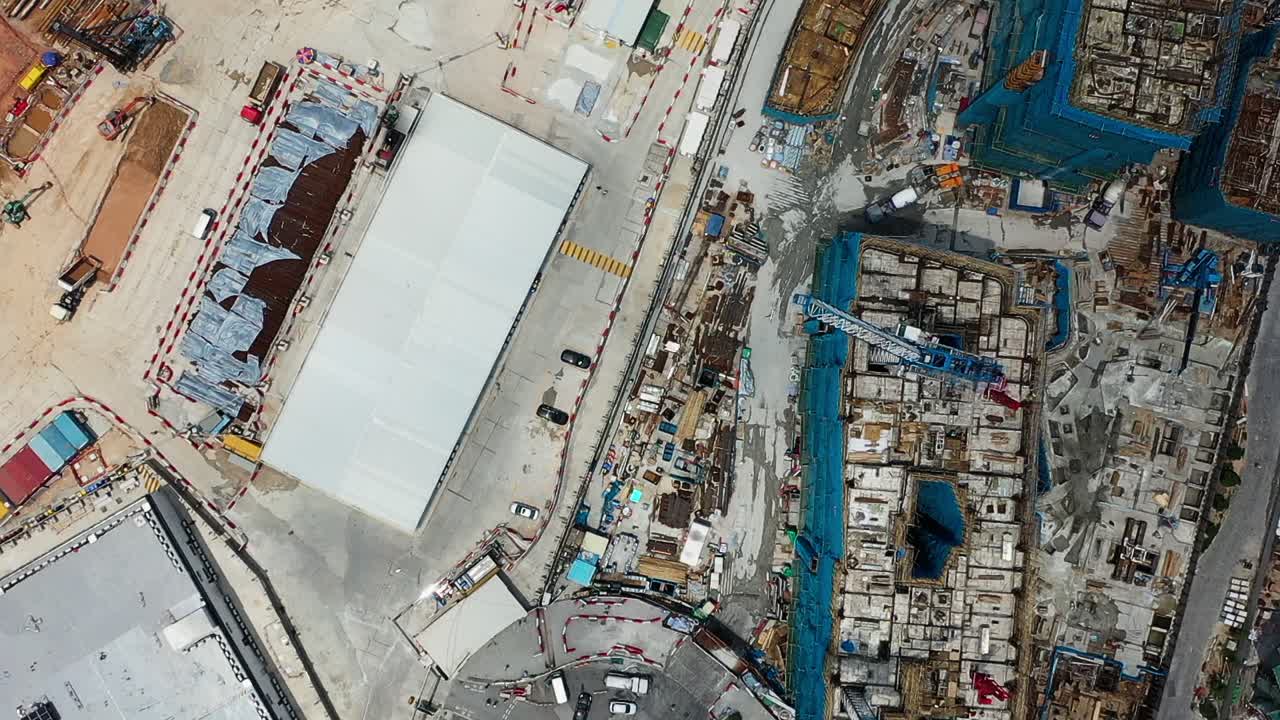 drone sobre edificios en construcción