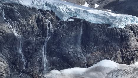 Panorámica-Aérea-Con-Drones-A-La-Derecha-Y-Teleobjetivo-Del-Glaciar-De-Fallaria---Valmalenco---Sondrio