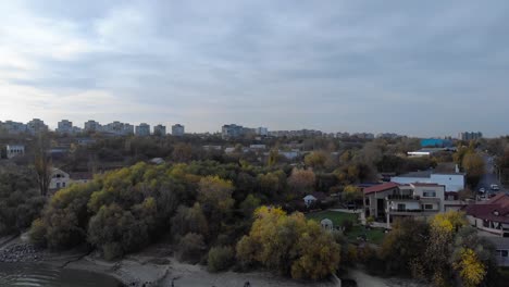 Lush-Green-Forest-At-The-Riverbank-Of-Danube-River-In-Galati-City,-Western-Moldovia,-Romania