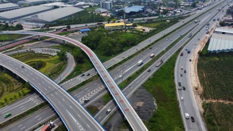 a bird's-eye view of traffic on a road