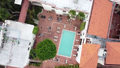 Drone-view-of-tourist-hotel-in-the-colonial-zone:-Hotel-Hodelpa-Nicolas-de-Ovando