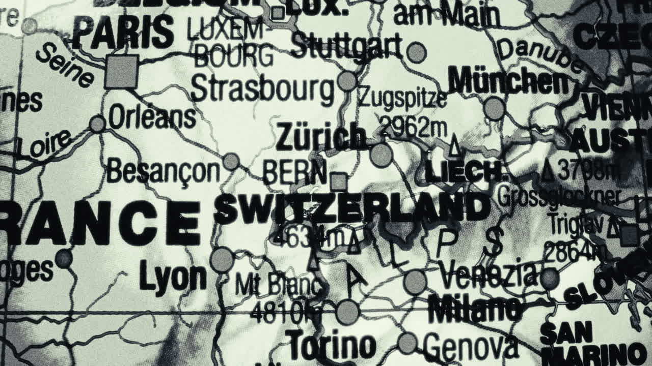 Detailed close-up map of Switzerland and surrounding European countries