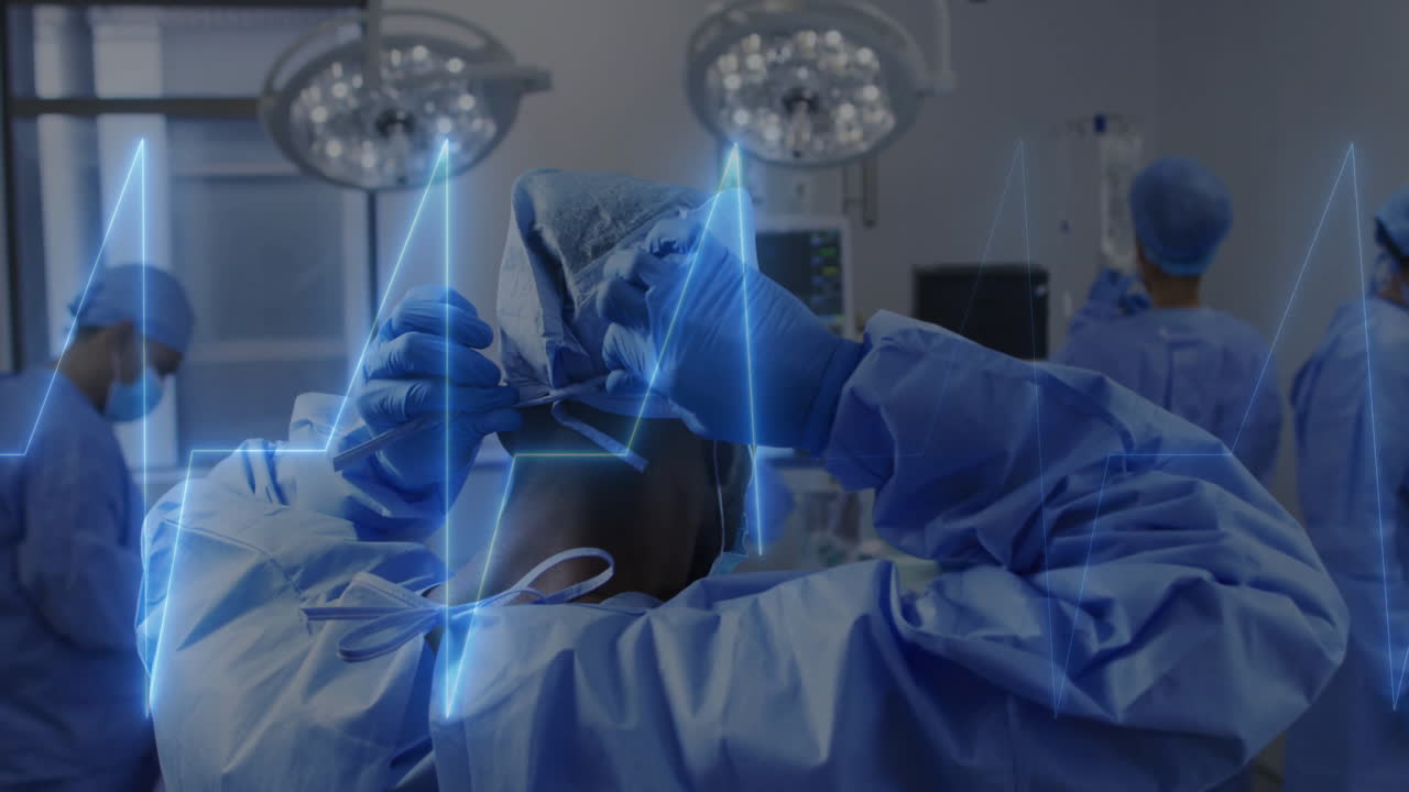 Equipe médica na sala de cirurgia com animação de batimentos cardíacos sobre a cena