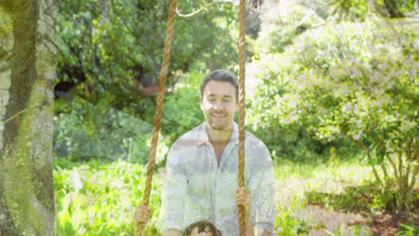 Vater-Und-Sohn-Auf-Einem-Spielplatz