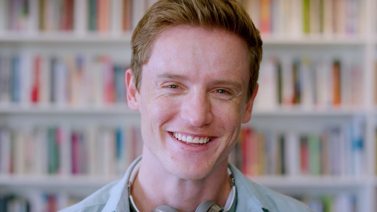 도서관, 학생과 웃는 사람의 얼굴