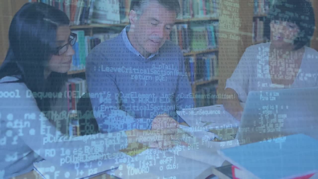 animación del procesamiento de datos en diversas poblaciones de personas de negocios