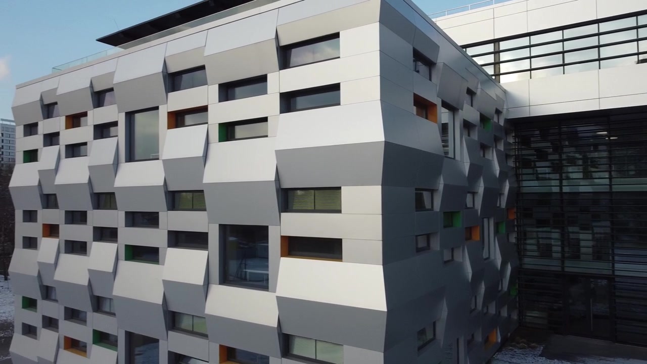 Elementi di architettura moderna. Riprese dell'edificio.