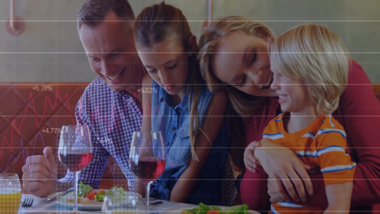 Familia inclinándose, cámara subiendo, revelando una cuadrícula tecnológica sobre la familia y la mesa para visualización.