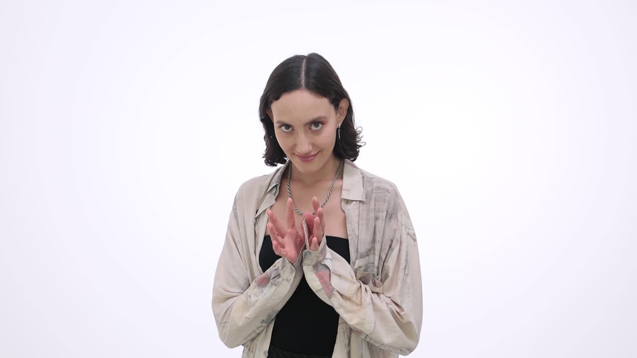 A woman with a necklace and shirt