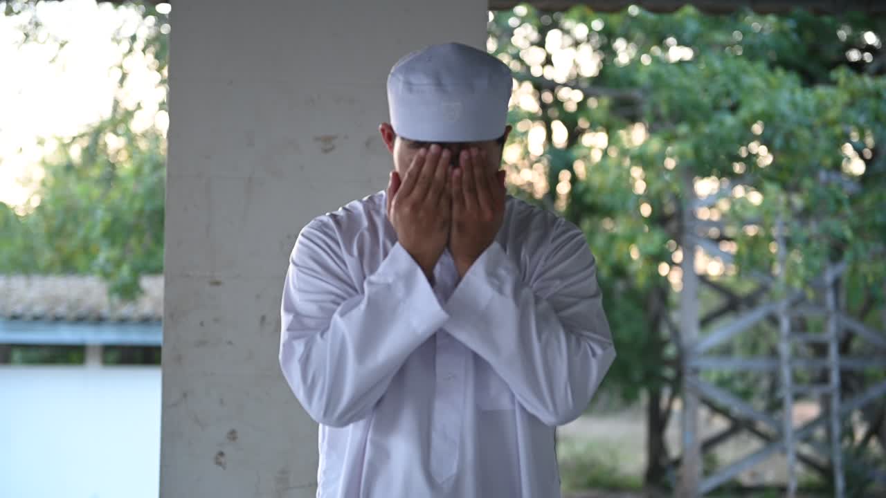 실루 젊은 아시아 무슬림