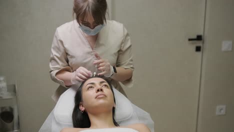 procedimiento de inyección de plasma rico en plaquetas. estimulación del crecimiento del cabello. proceso de terapia prp.