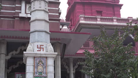 4k footage of shri digambar jain lal mandir red stone temple in the middle of chandni chowk busy market in old delhi india