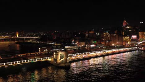 vista aérea nocturna de estambul, el cuerno de oro, el puente de galata, eminönü y karaköy video de stock europa, lugar famoso, galata, el puante de galata y el cuer no de oro - estambul
