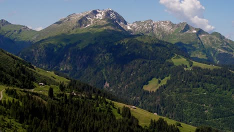 Aiguilles-De-La-Pennaz,-Region-Auvergne-Rhône-Alpes,-Berg-In-Freier-Wildbahn