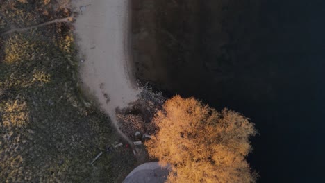 muskegon의 sand docks 지역 남쪽 입구 역할을 하는 막다른 골목