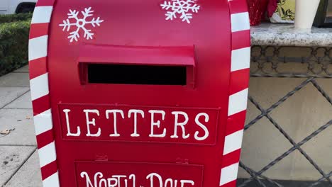 santa letterbox 4k video tilt up