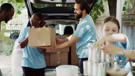 Cajas-De-Donación-Entregadas-A-Los-Menos-Afortunados.