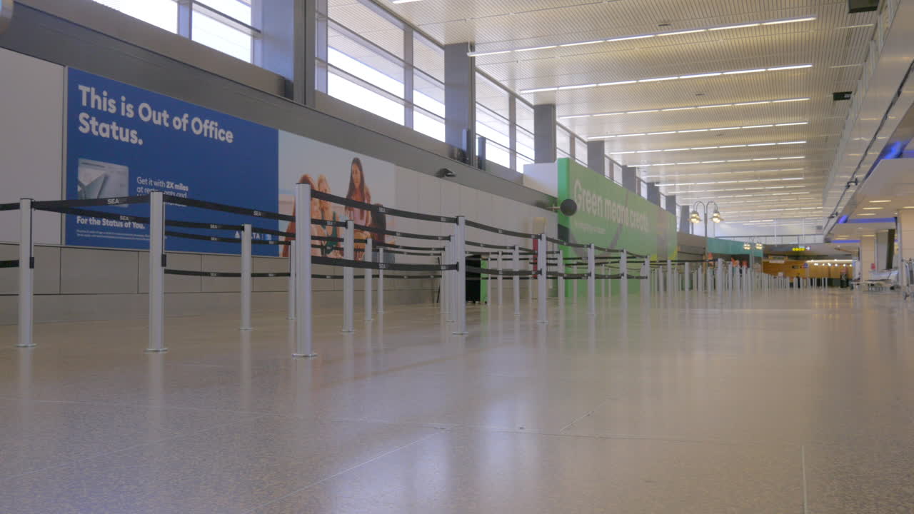 Main terminal of the Seatac airport empty during the covid pandemic.